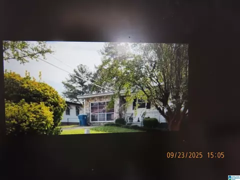 909 Oakland Dr, Fairfield, AL 35064