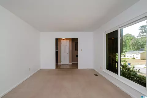 Living - 1807 Apache Way, Alabaster, AL 35007 photo 6 of 9