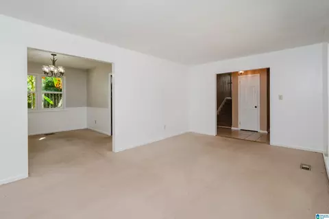 Living - 1807 Apache Way, Alabaster, AL 35007 photo 7 of 9
