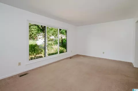 Living - 1807 Apache Way, Alabaster, AL 35007 photo 4 of 9