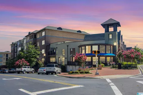 300 Hallman Hl #206, Homewood, AL 35209