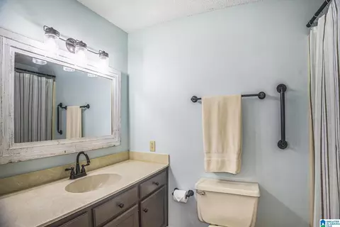 Bath - 103 Windover Dr, Clanton, AL 35045 photo 5 of 6