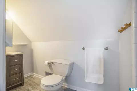 Bath - 103 Windover Dr, Clanton, AL 35045 photo 3 of 6