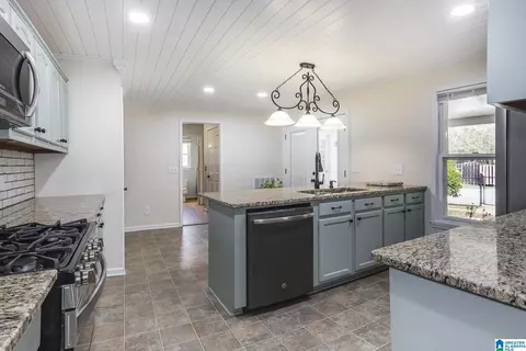 Kitchen - 103 Windover Dr, Clanton, AL 35045 photo 2 of 2