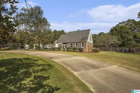 Exterior - 103 Windover Dr, Clanton, AL 35045 photo 3 of 11