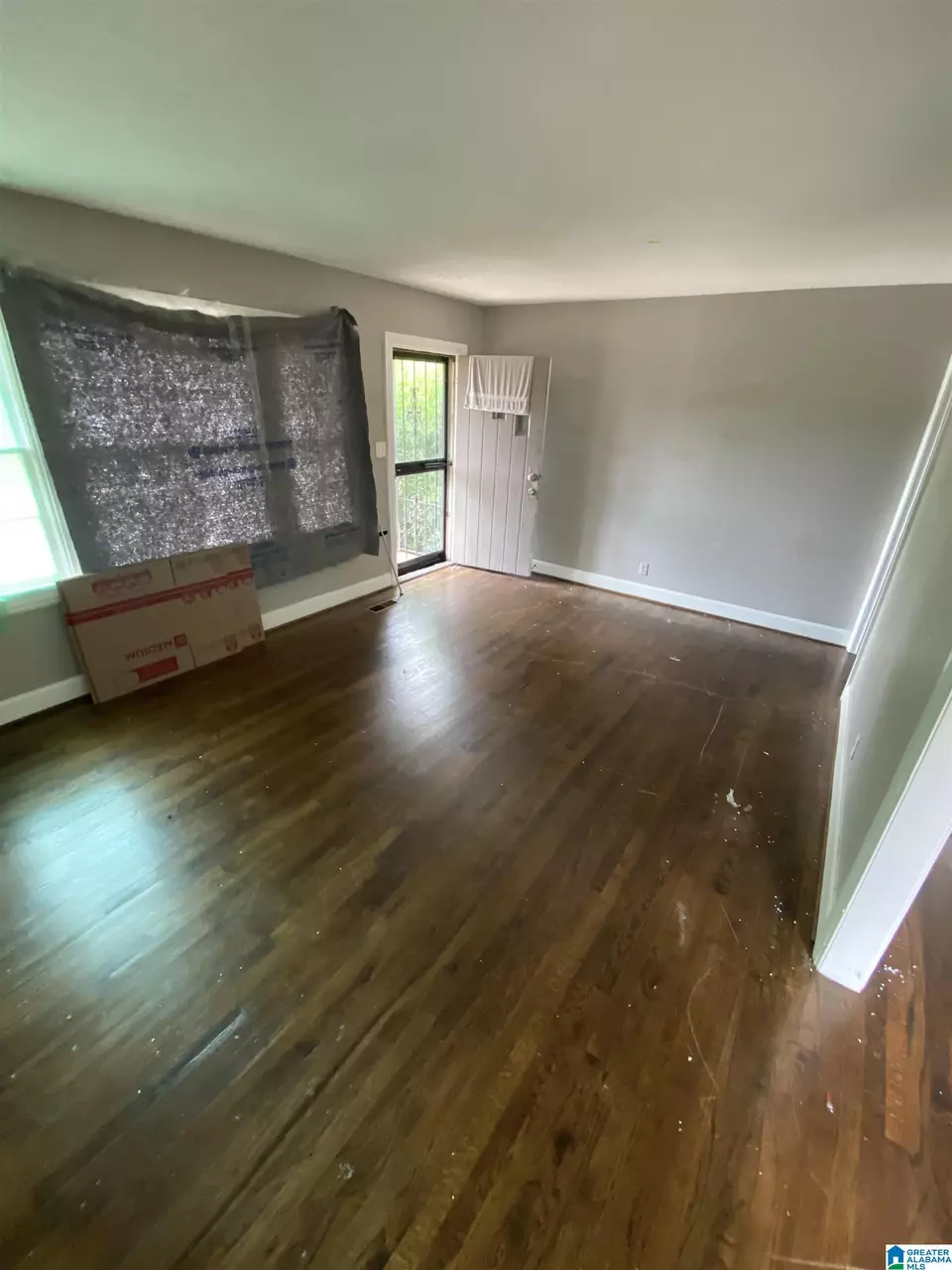 Living - 901 7th St W, Birmingham, AL 35204 photo 2 of 2