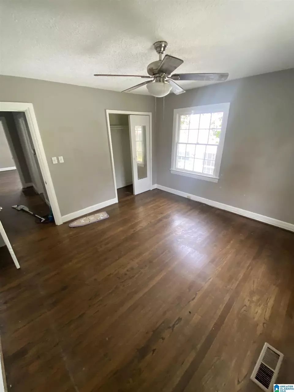Bedroom - 901 7th St W, Birmingham, AL 35204 photo 2 of 8
