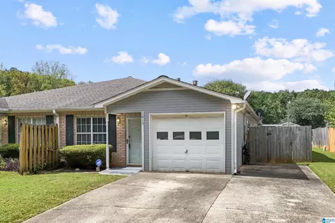 1810 Oakleaf Ln #1810, Center Point, AL 35215