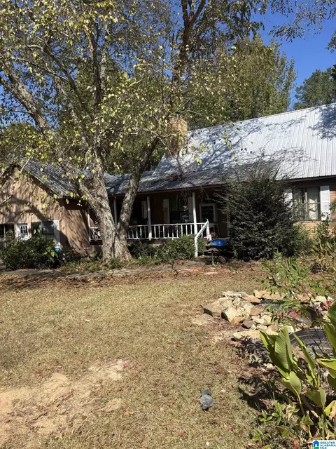 22 Quail Run Ln, Sylacauga, AL 35151