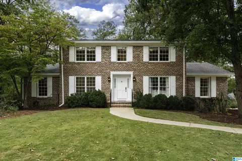 1281 Branchwater Ln, Vestavia Hills, AL 35216