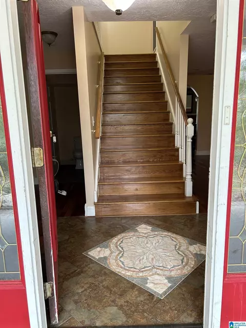 Entry Way - 506 Quarry Rd, Glencoe, AL 35905 photo 3 of 11