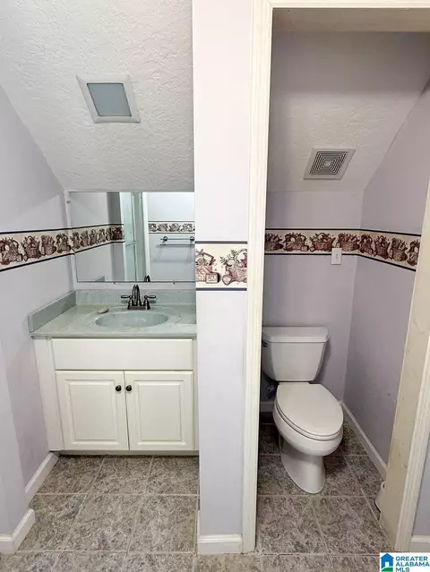 Bath - 506 Quarry Rd, Glencoe, AL 35905 photo 7 of 10