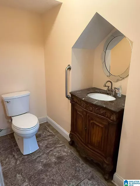 Bath - 506 Quarry Rd, Glencoe, AL 35905 photo 1 of 10