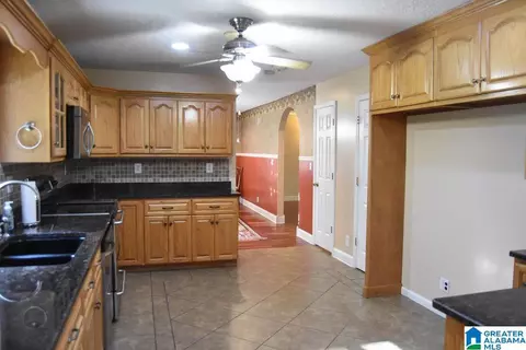 Entry Way - 506 Quarry Rd, Glencoe, AL 35905 photo 7 of 11