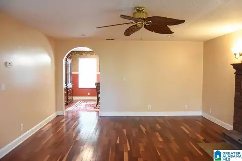 Living - 506 Quarry Rd, Glencoe, AL 35905 photo 3 of 4