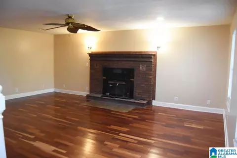 Living - 506 Quarry Rd, Glencoe, AL 35905 photo 1 of 4