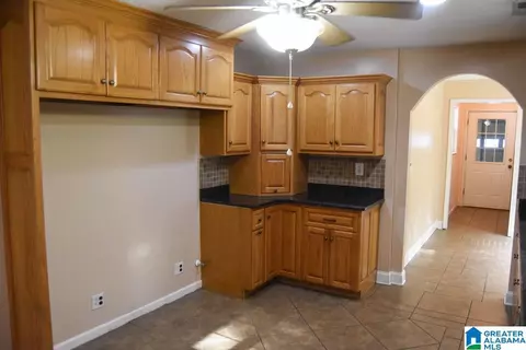 Entry Way - 506 Quarry Rd, Glencoe, AL 35905 photo 6 of 11