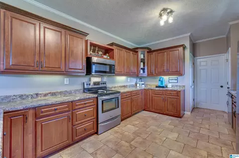 Kitchen - 600 County Road 464, Clanton, AL 35046 photo 3 of 6