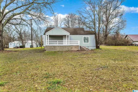 588 S Main St, Graysville, AL 35073