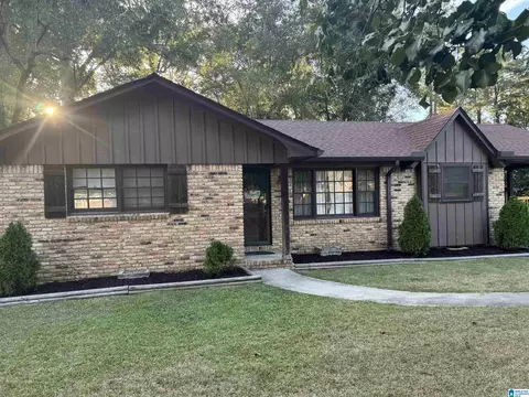 Exterior - 707 3rd St N, Clanton, AL 35045 photo 1 of 3