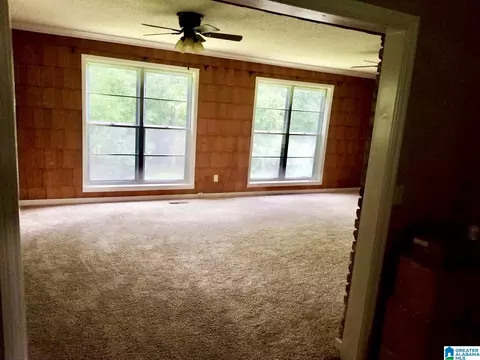Living - 707 3rd St N, Clanton, AL 35045 photo 1 of 3