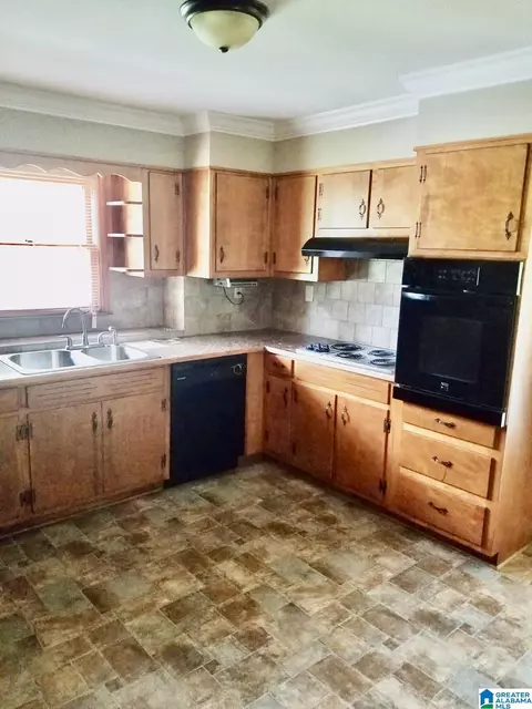 Kitchen - 707 3rd St N, Clanton, AL 35045 photo 1 of 1