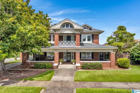 302 3rd St, Oneonta, AL 35121