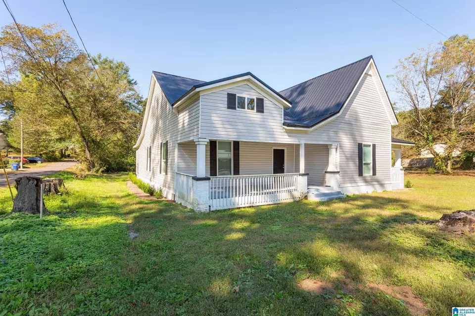 Exterior - 424 7th Ave, Ashville, AL 35953 photo 5 of 9