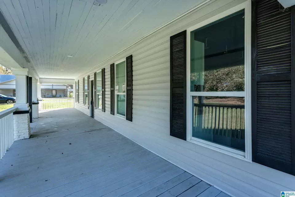 Exterior - 424 7th Ave, Ashville, AL 35953 photo 4 of 9