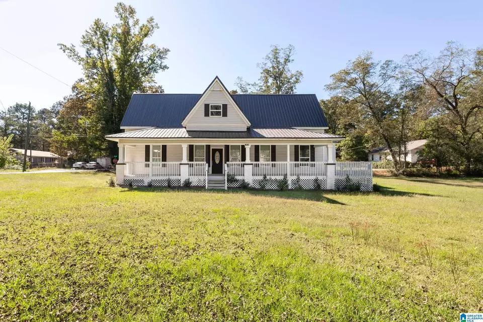 Exterior - 424 7th Ave, Ashville, AL 35953 photo 1 of 9