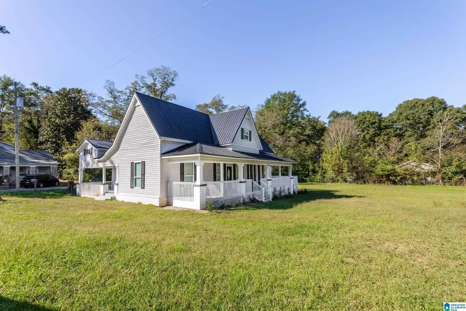 Exterior - 424 7th Ave, Ashville, AL 35953 photo 8 of 9
