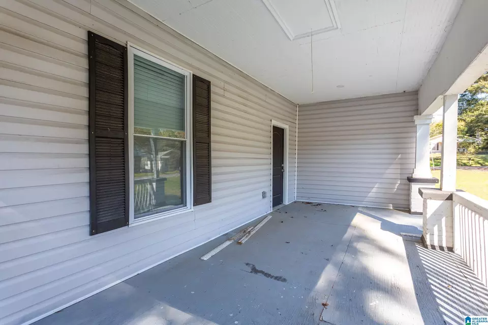 Exterior - 424 7th Ave, Ashville, AL 35953 photo 3 of 9