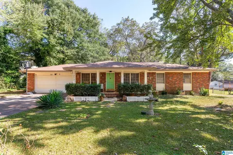 1405 Valley Pl, Anniston, AL 36207