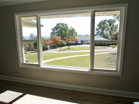 Living - 7 Christopher Way, Anniston, AL 36207 photo 3 of 20