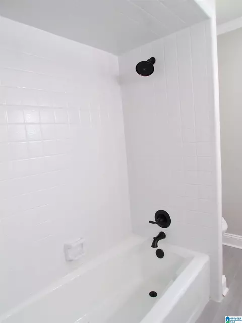 Bath - 7 Christopher Way, Anniston, AL 36207 photo 17 of 23
