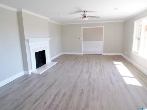 Living - 7 Christopher Way, Anniston, AL 36207 photo 1 of 20