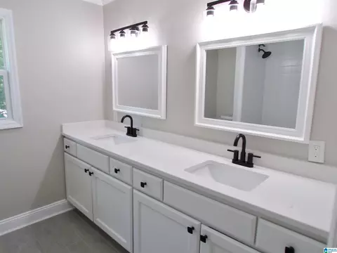 Bath - 7 Christopher Way, Anniston, AL 36207 photo 16 of 23