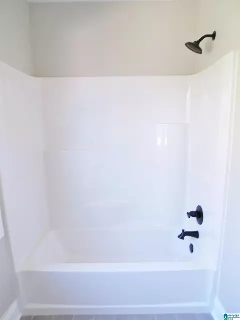 Bath - 7 Christopher Way, Anniston, AL 36207 photo 15 of 23