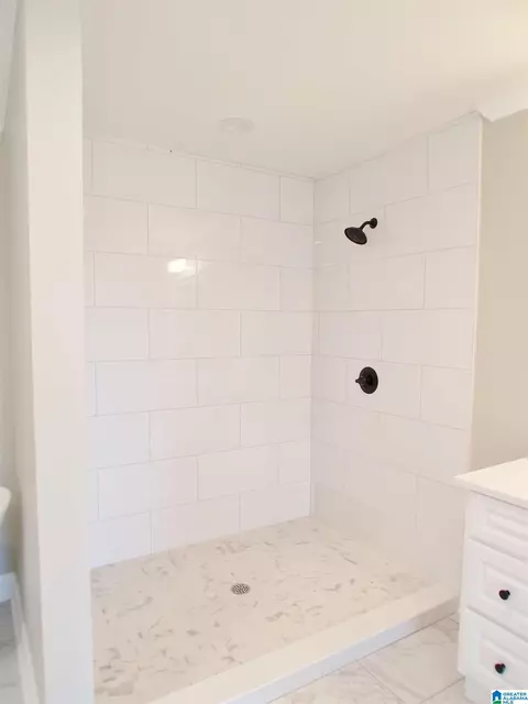 Bath - 7 Christopher Way, Anniston, AL 36207 photo 10 of 23