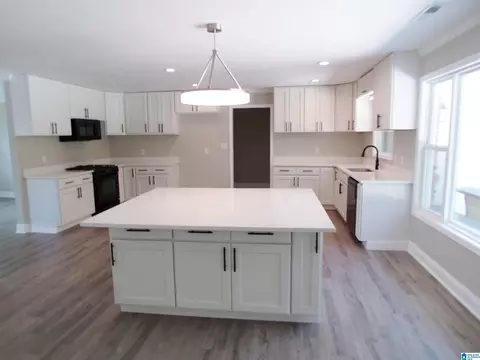 Kitchen - 7 Christopher Way, Anniston, AL 36207 photo 2 of 15