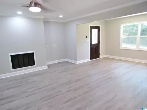 Living - 7 Christopher Way, Anniston, AL 36207 photo 13 of 20