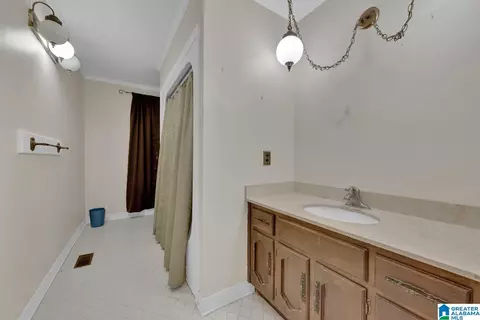 Bath - 1366 Red Valley Rd, Remlap, AL 35133 photo 2 of 2