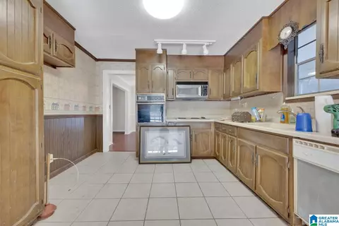 Kitchen - 1366 Red Valley Rd, Remlap, AL 35133 photo 1 of 3