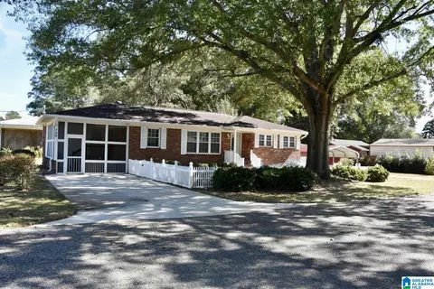 706 3rd St N, Clanton, AL 35045 photo 3