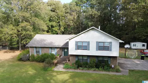4 Carol Cv, Sylacauga, AL 35150