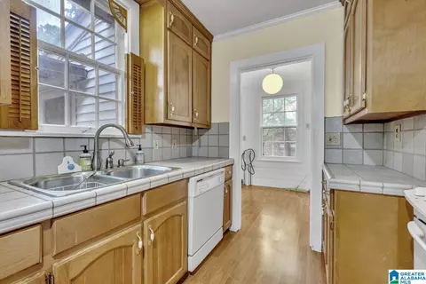 Kitchen - 5113 Sutherland Rd, Mount Olive, AL 35117 photo 3 of 4
