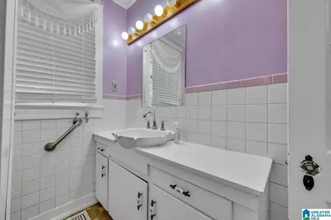 Bath - 5113 Sutherland Rd, Mount Olive, AL 35117 photo 2 of 2