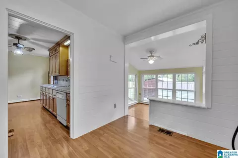 Entry Way - 5113 Sutherland Rd, Mount Olive, AL 35117 photo 3 of 5