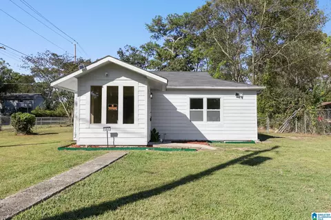 101 Livingston Ct, Bessemer, AL 35020