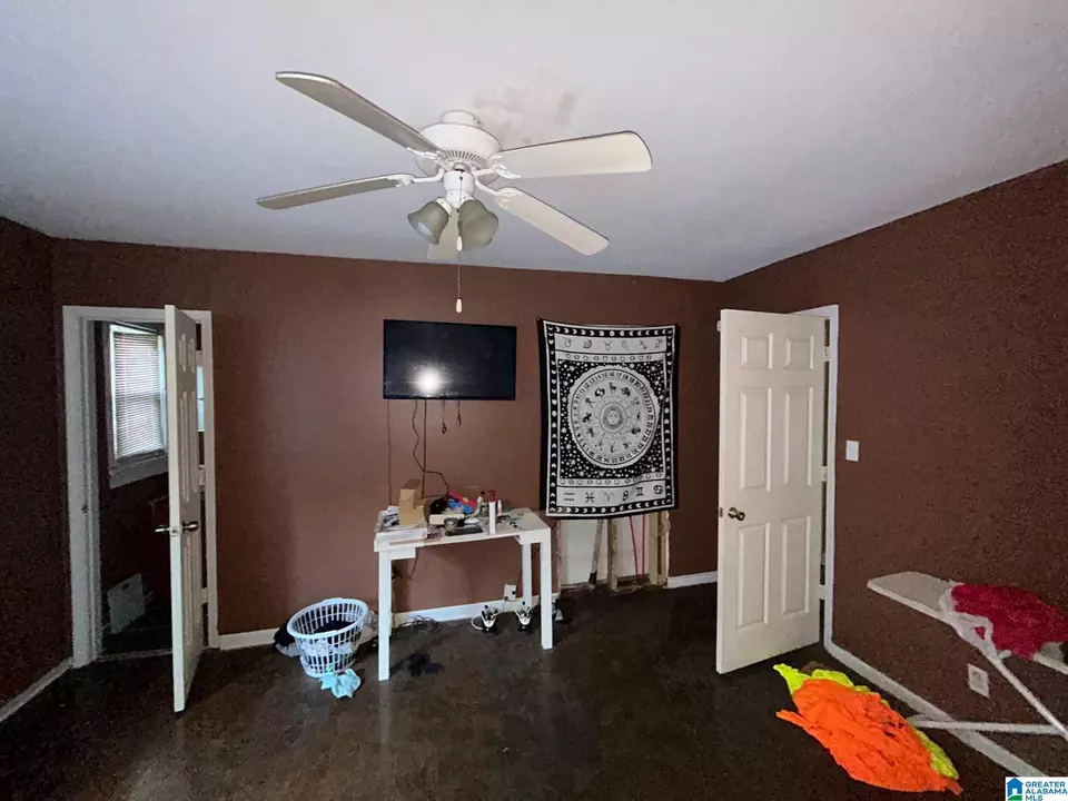 Bedroom - 1601 Graymont Ave W, Birmingham, AL 35208 photo 5 of 6